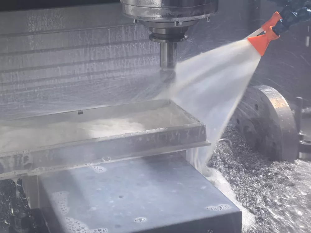 CNC_milling_aluminum_keyboard_cases